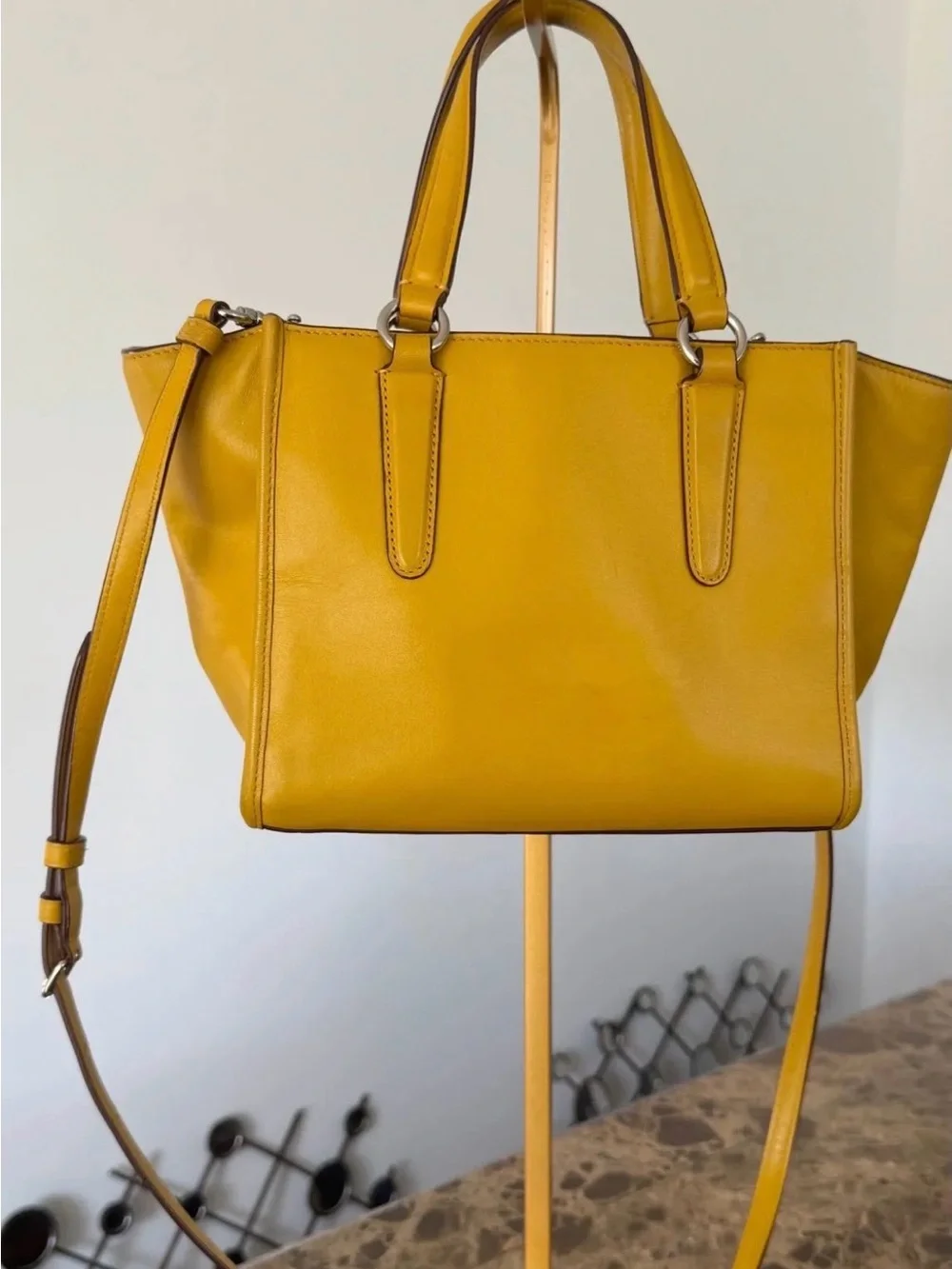 Coach - Mini Carryall in Yellow